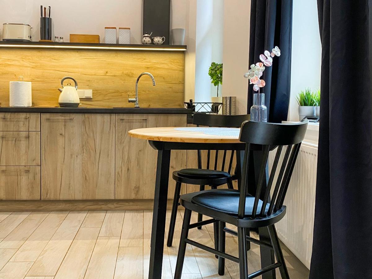 Beautiful Studio For Couples With Air Conditioning - Old Town & Main Station Cracovia Exterior foto