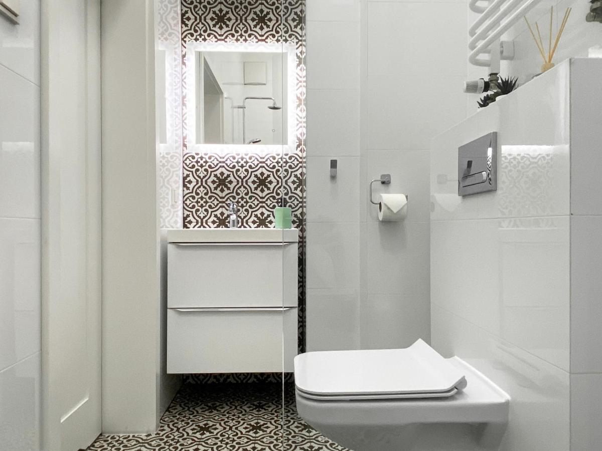 Beautiful Studio For Couples With Air Conditioning - Old Town & Main Station Cracovia Exterior foto